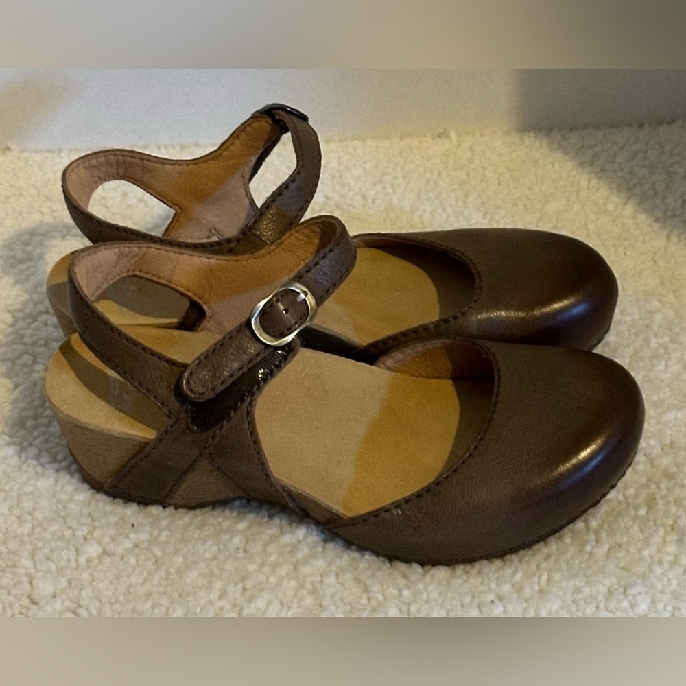 Dansko Women’s Brown Tiffani Wedge Sandal size 37 Lightweight with Buckle - Picture 3 of 8